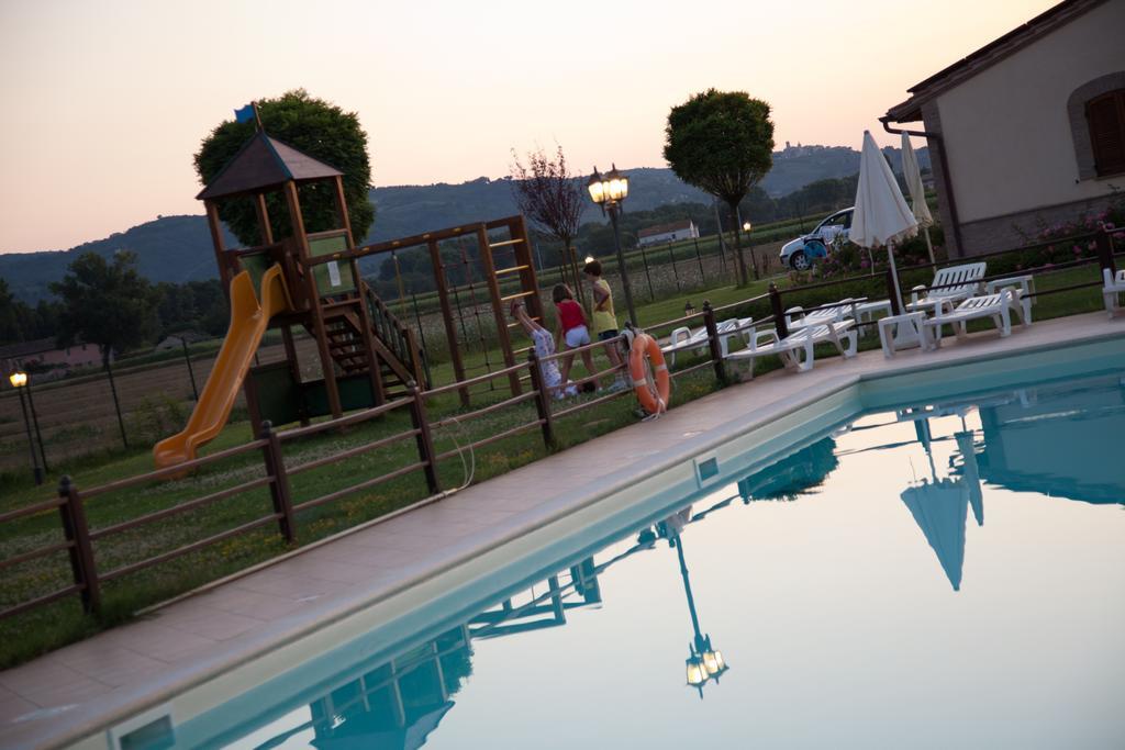 Agriturismo Le Rondini Di Francesco Di Assisi Cannara Exterior foto