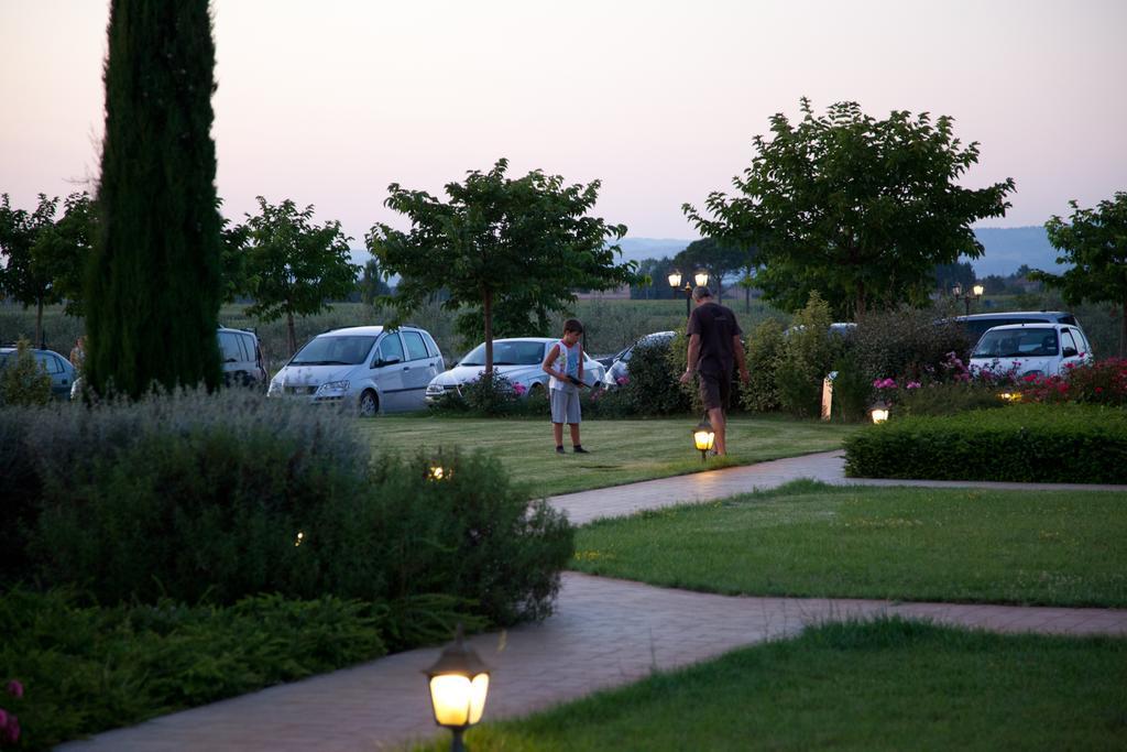 Agriturismo Le Rondini Di Francesco Di Assisi Cannara Exterior foto